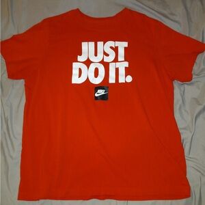 Nike T-shirt